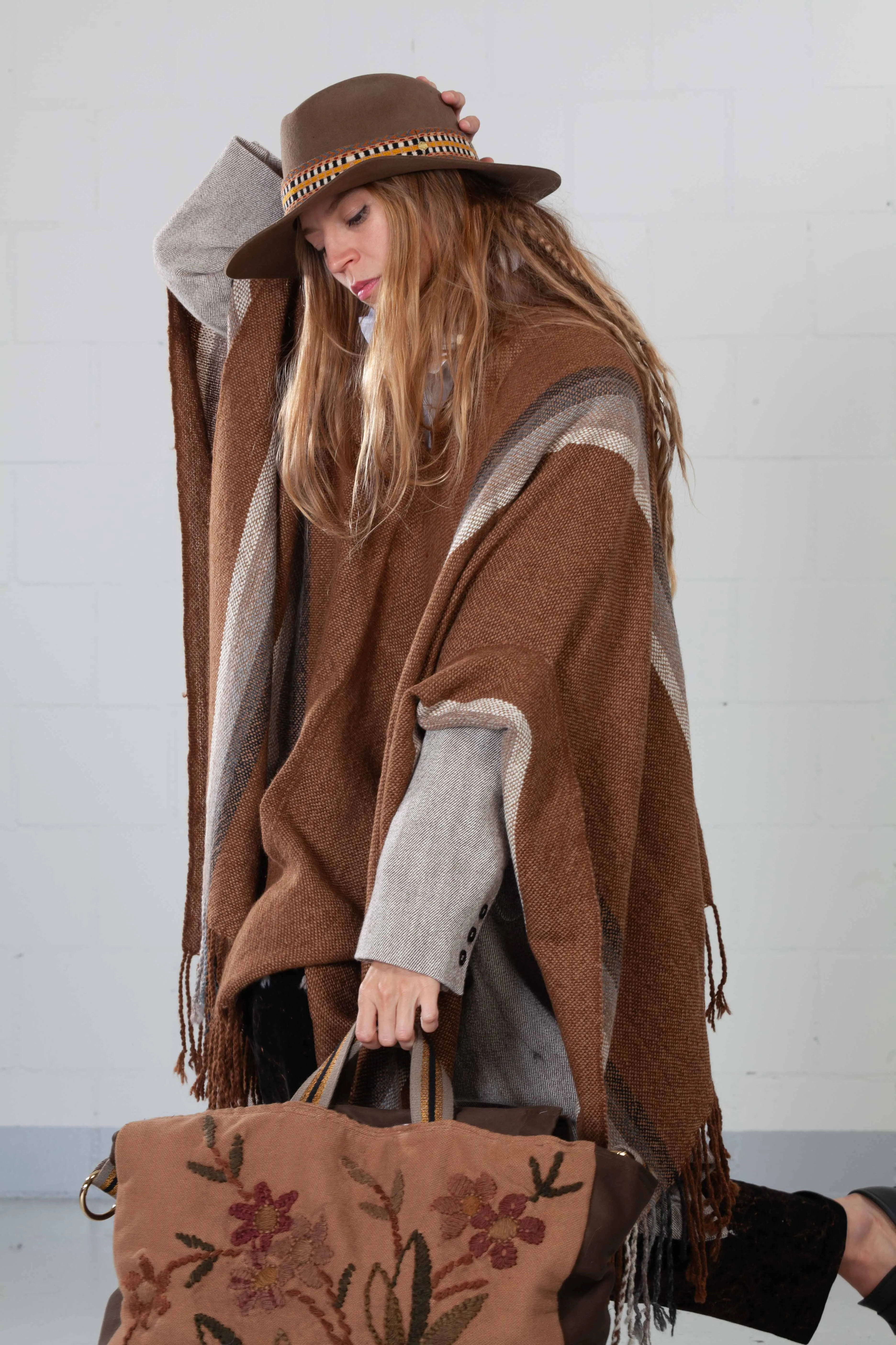 Handwoven Poncho - Proyecto Origenes