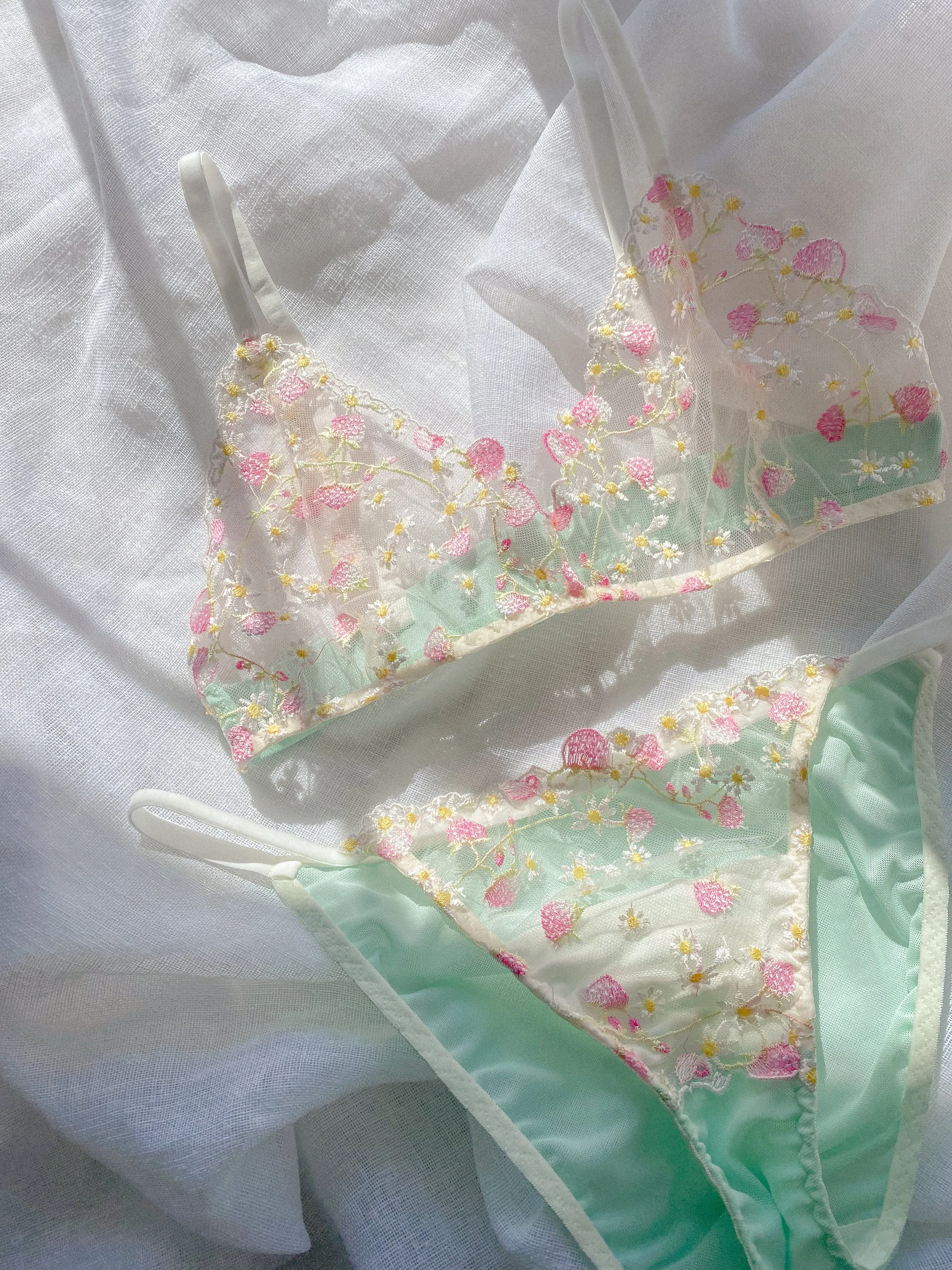 Straberry Mint Lace Set